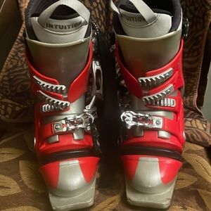 Garmont telemark ski boots, made in Italy 🇮🇹 with scarpa intuition liners